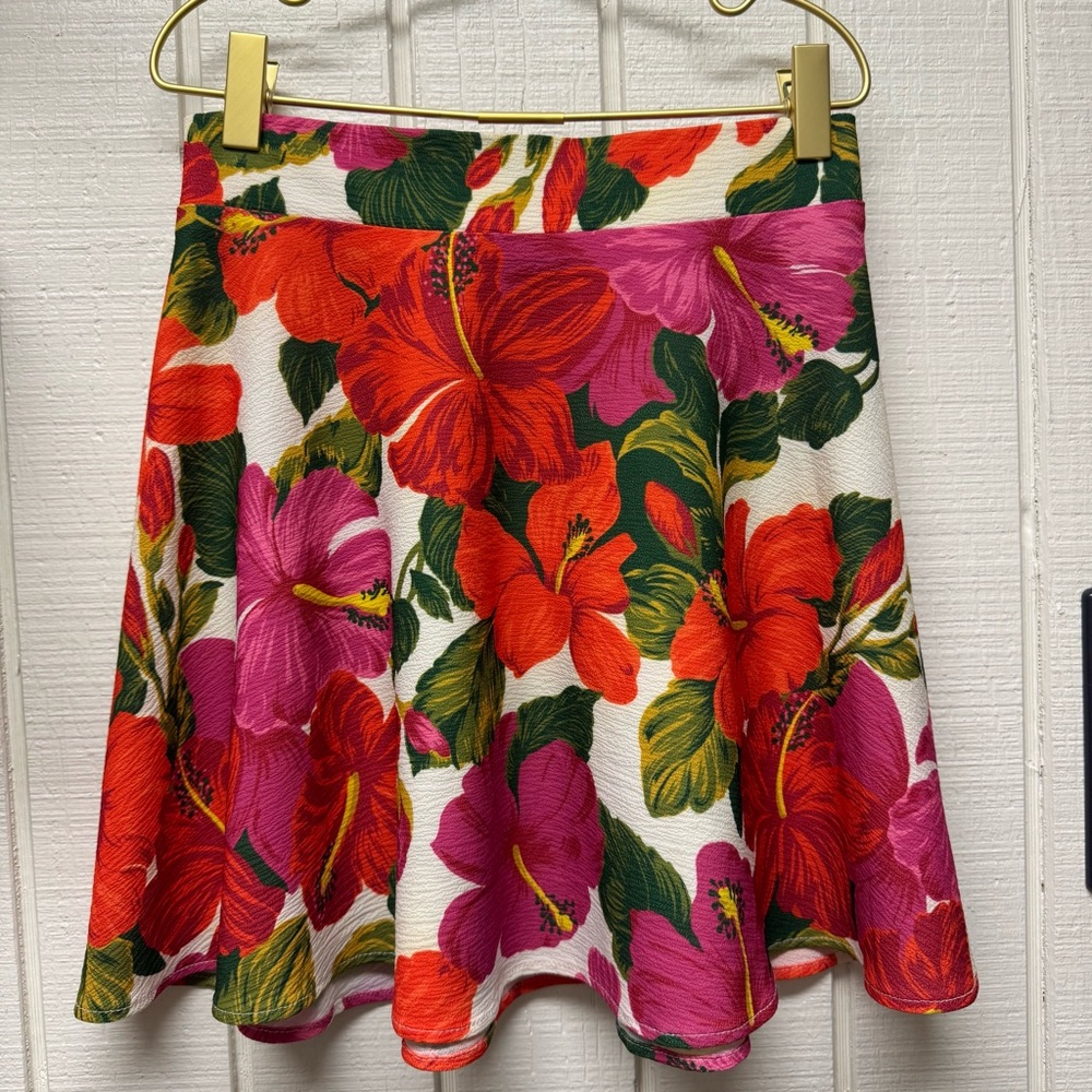 Show Me Your Mumu Camille Hibiscus Floral
Mini Hawaiian Skirt XS miniskirt